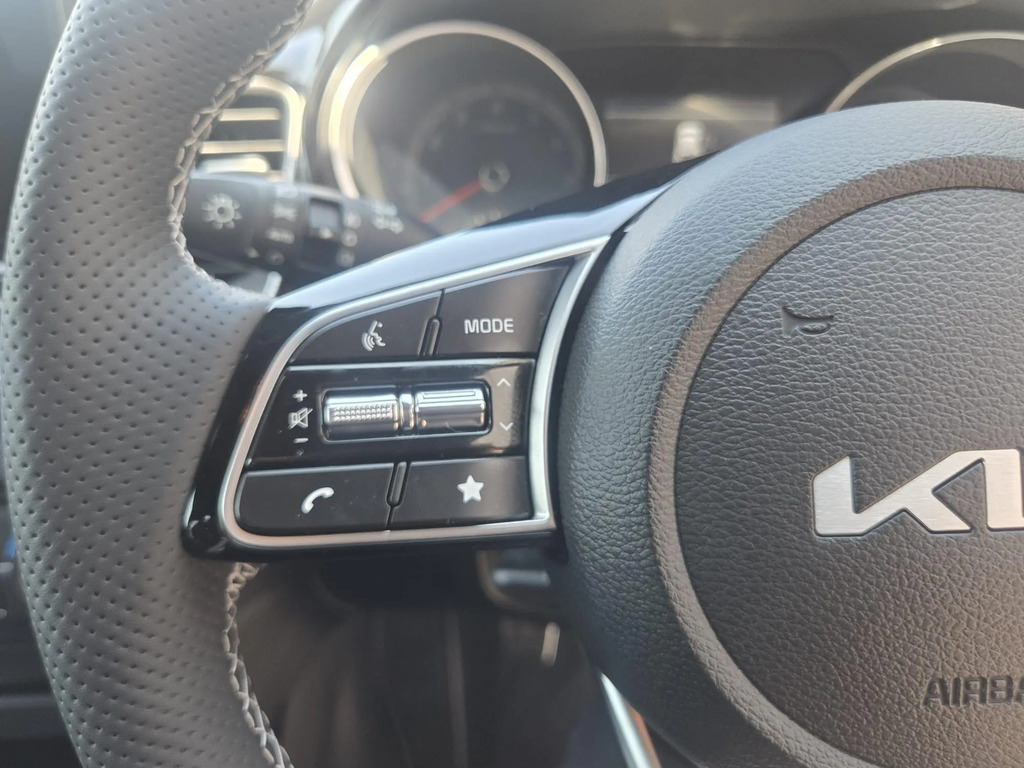 Kia Xceed Hatchback White #20