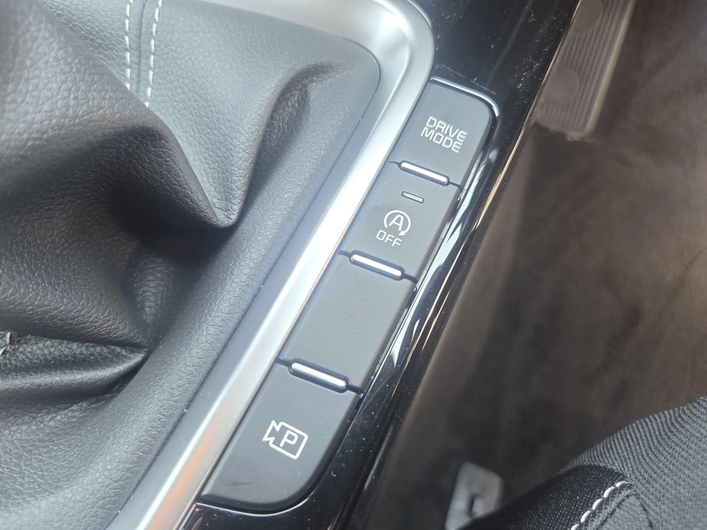 Kia Xceed Hatchback White #25