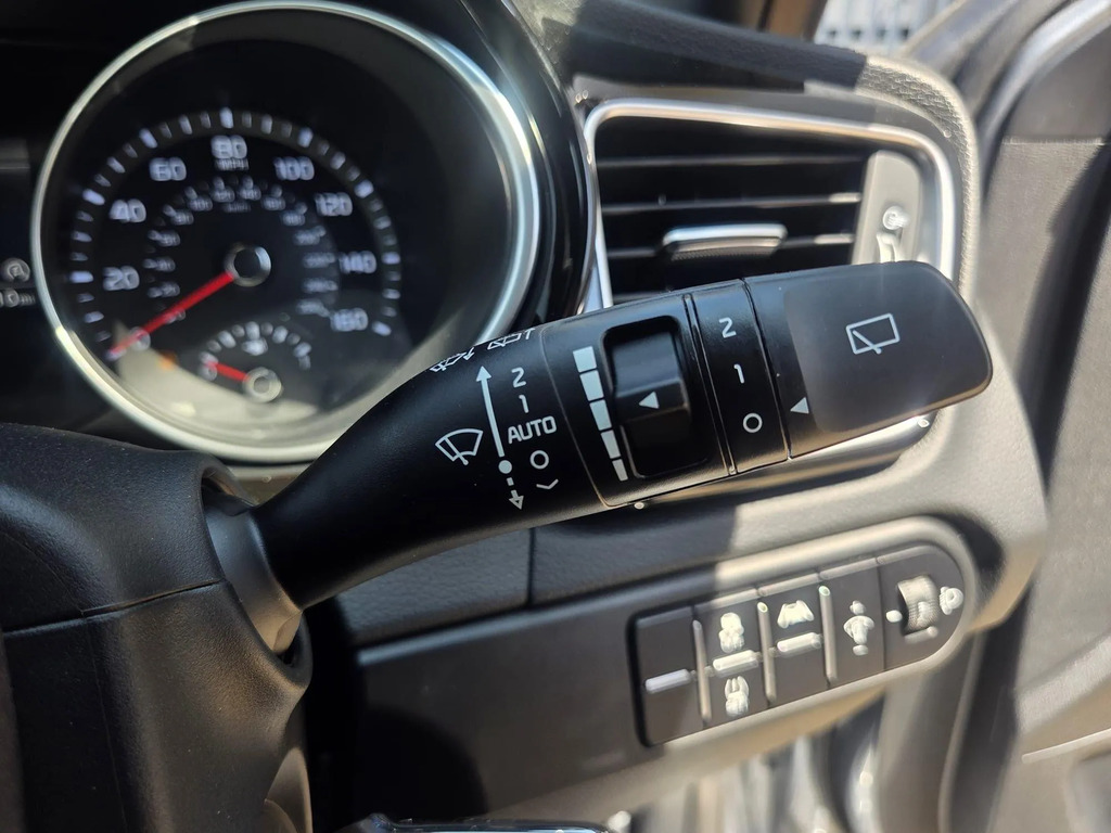 Kia Xceed Hatchback White #21