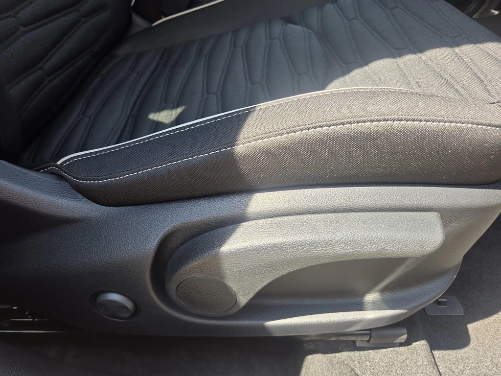 Kia Xceed Hatchback White #16