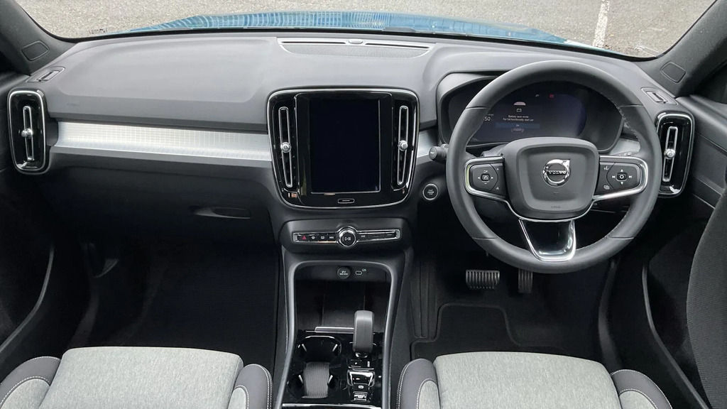 Volvo XC40 2.0 B3p Plus Dark Grey #5