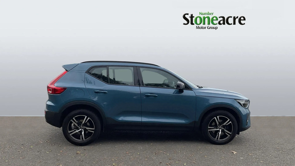 Volvo XC40 2.0 B3p Plus Dark Grey #3