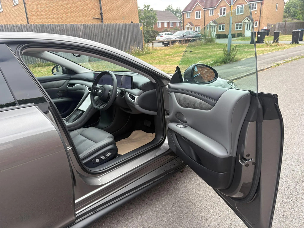 MG IM5 100Kwh Rwd Long Range Black #14
