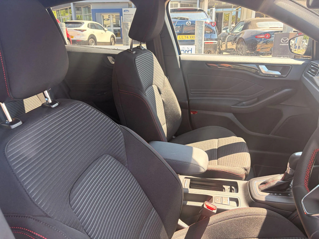 Ford Focus St-line Red #10