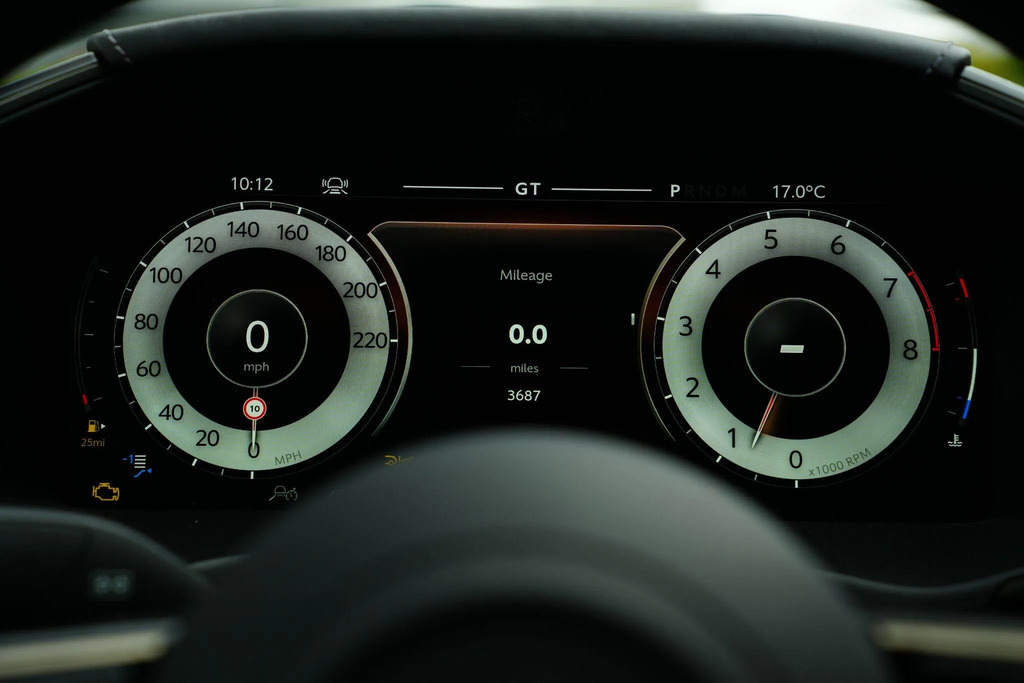 Aston Martin DBX 4.0L V8 707 25My Black #22