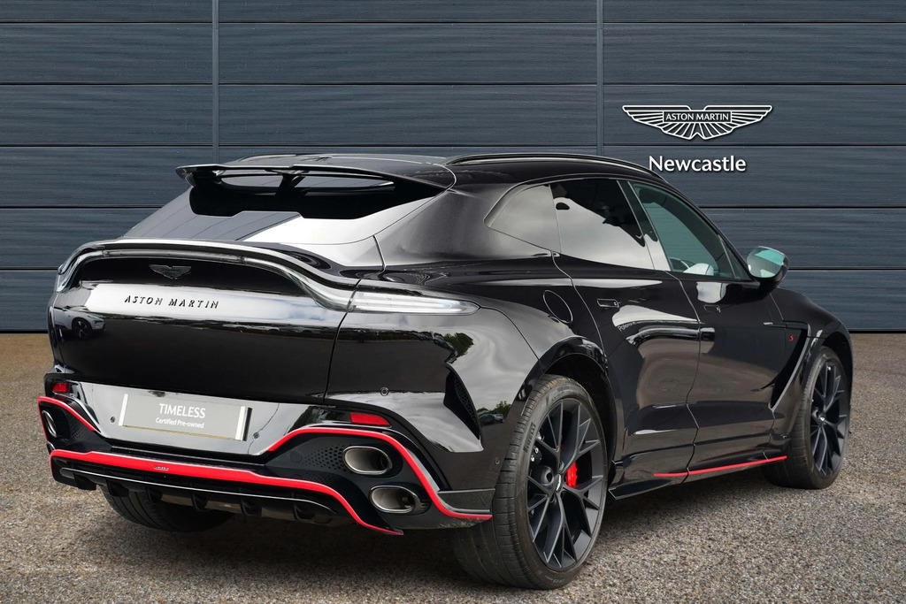 Aston Martin DBX 4.0L V8 707 25My Black #8
