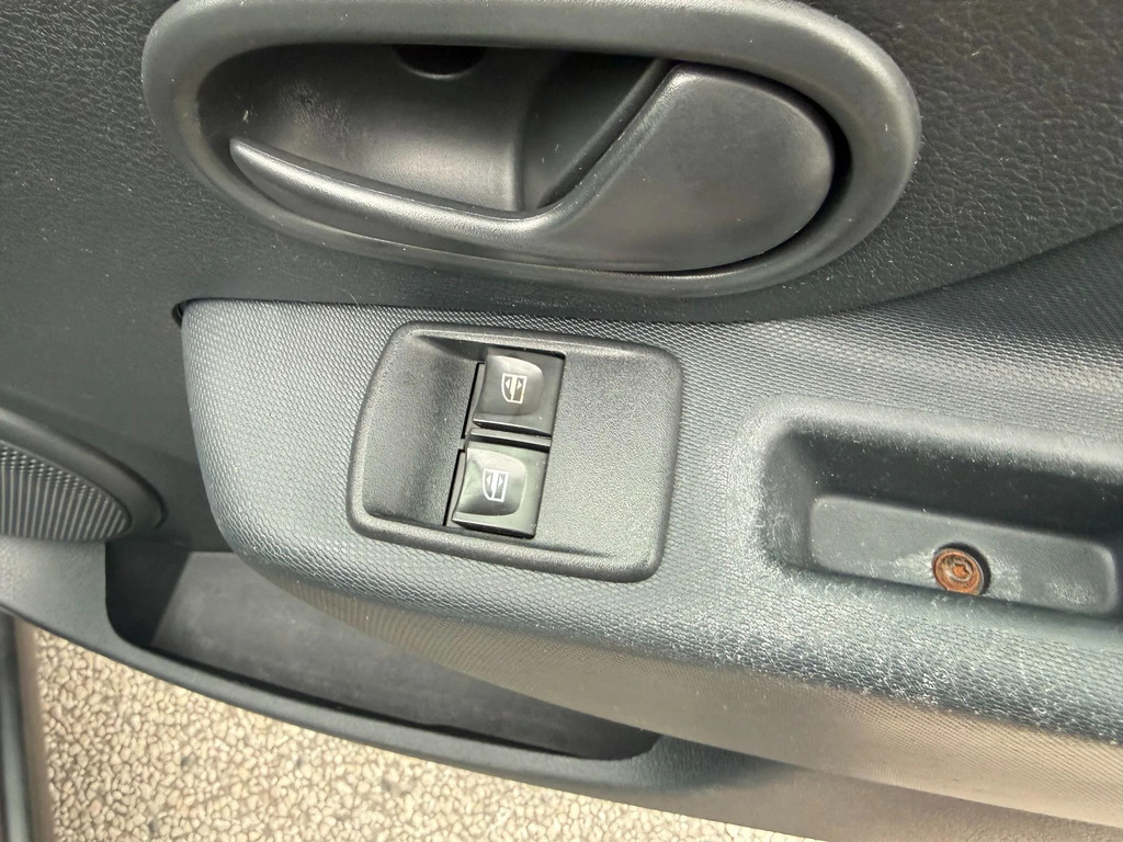 Dacia Sandero Hatchback Blue #15