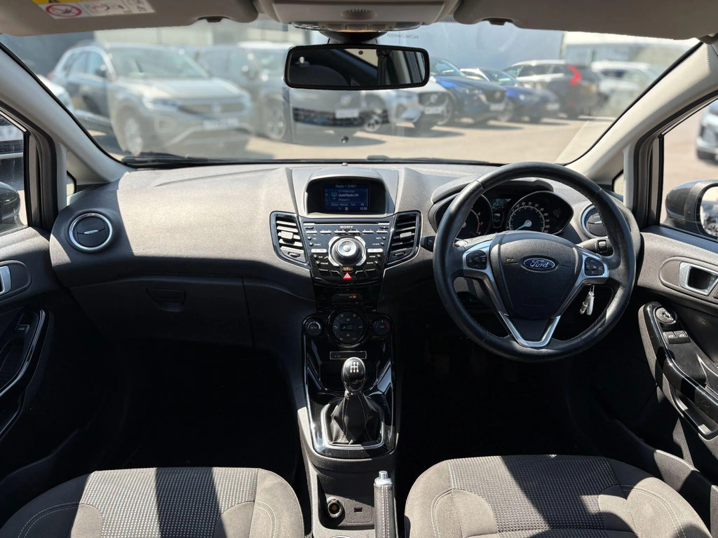 Ford Fiesta Hatchback Red #11