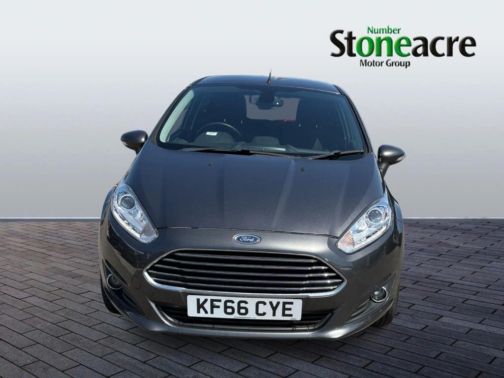 Ford Fiesta Hatchback Red #2