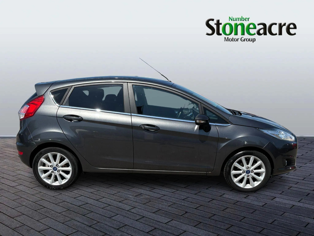 Ford Fiesta Hatchback Red #7