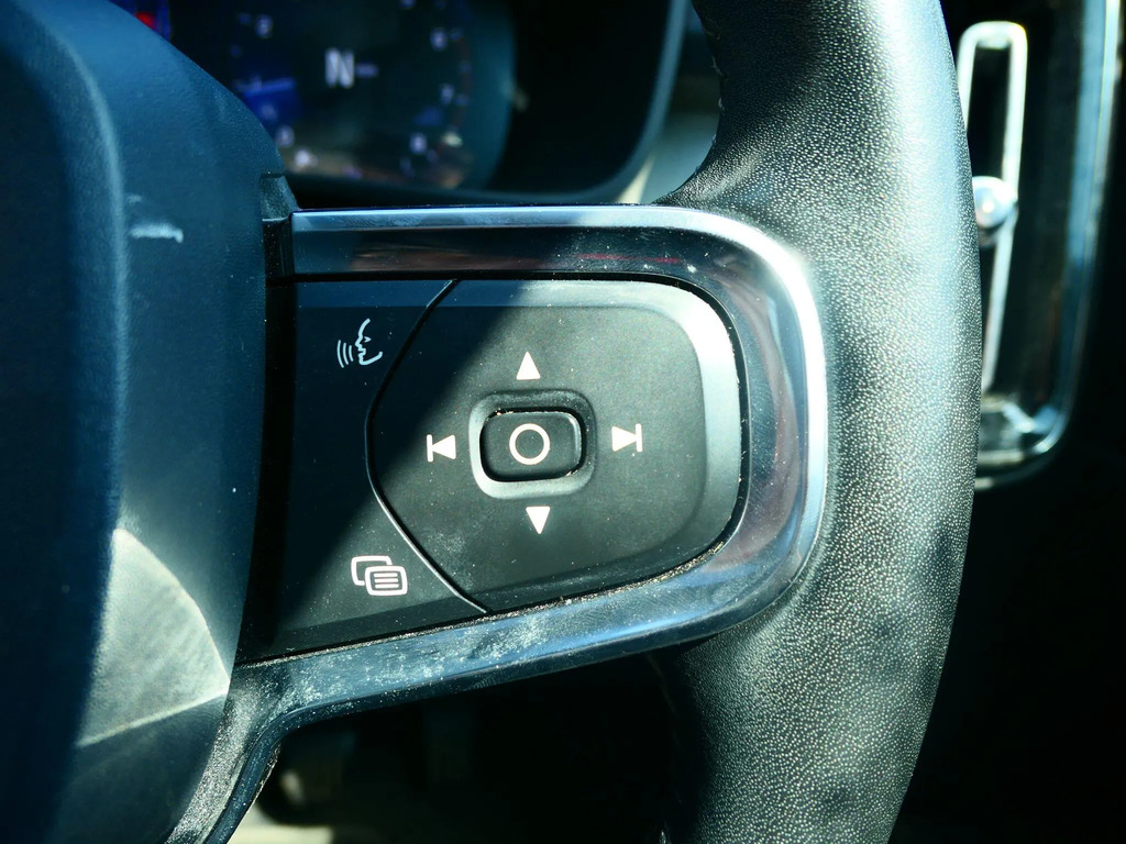 Volvo XC40 Black #12