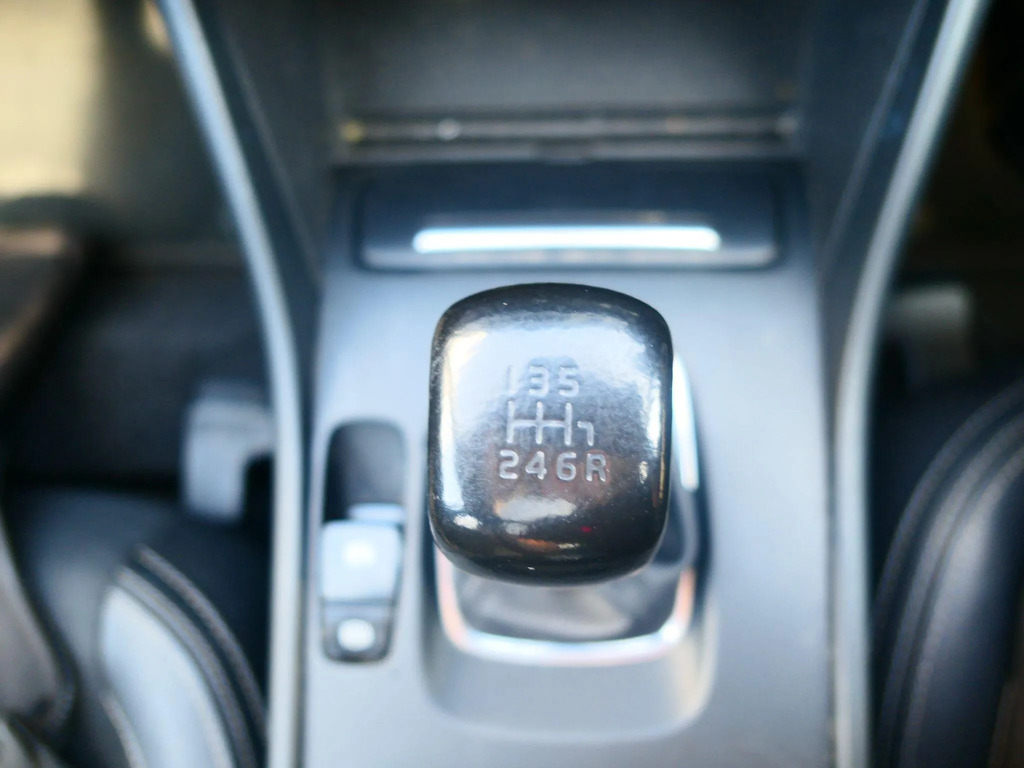 Volvo XC40 Black #9