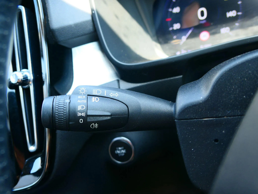 Volvo XC40 Black #11