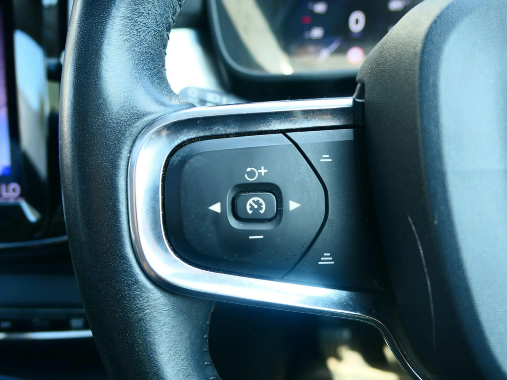 Volvo XC40 Black #13