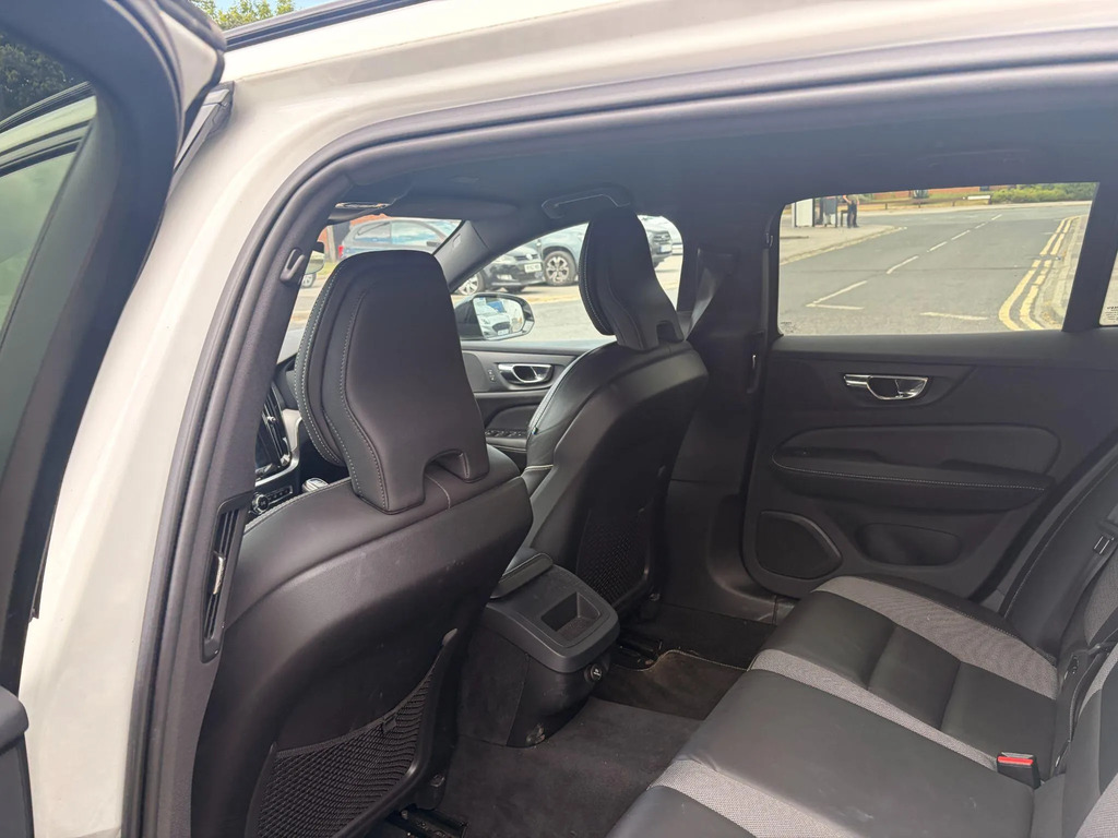 Volvo V60 D3 Momentum Plus Blue #12