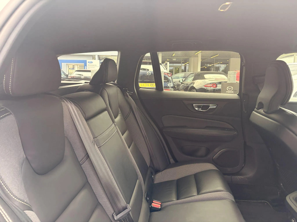 Volvo V60 D3 Momentum Plus Blue #15