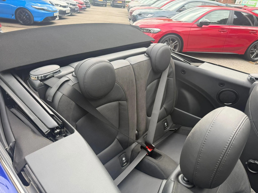 Mini Convertible Cooper S Exclusive Black #16