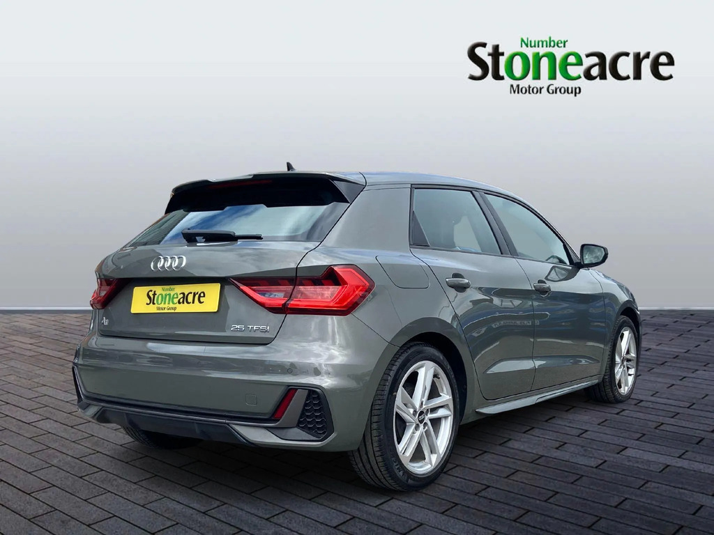 Audi A1 25 Tfsi Technik Black #7