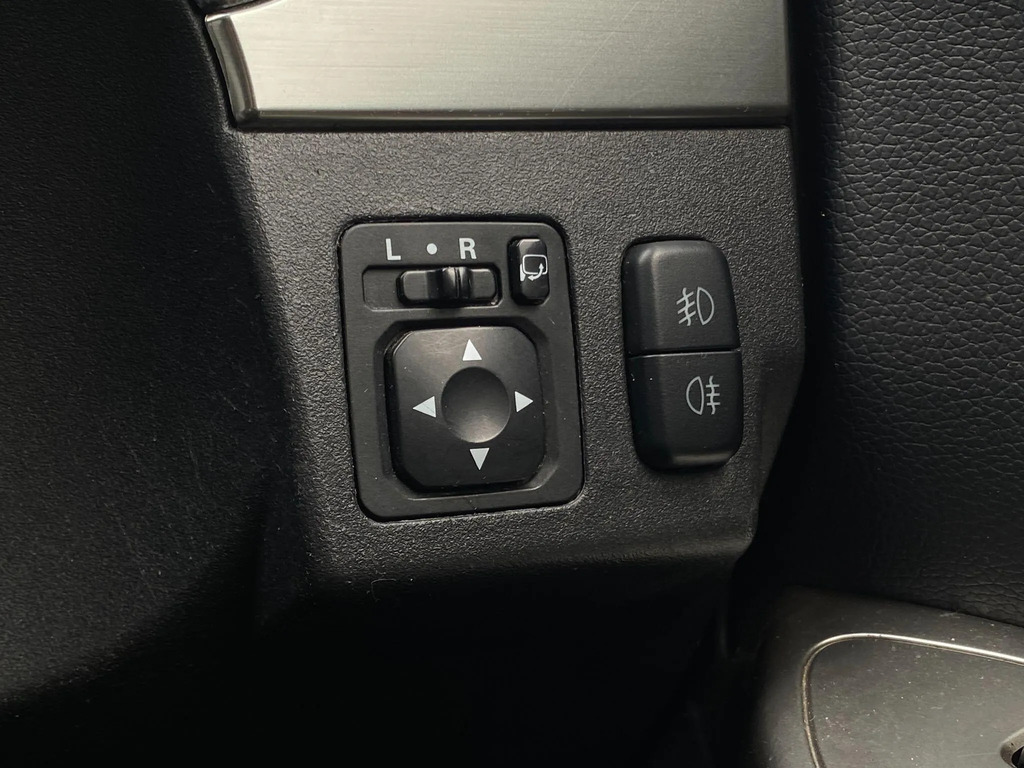 Mitsubishi Shogun Van 3.2 White #18