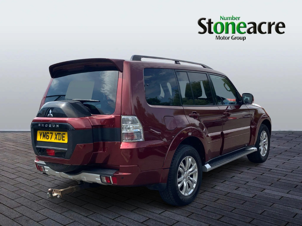 Mitsubishi Shogun Van 3.2 White #8