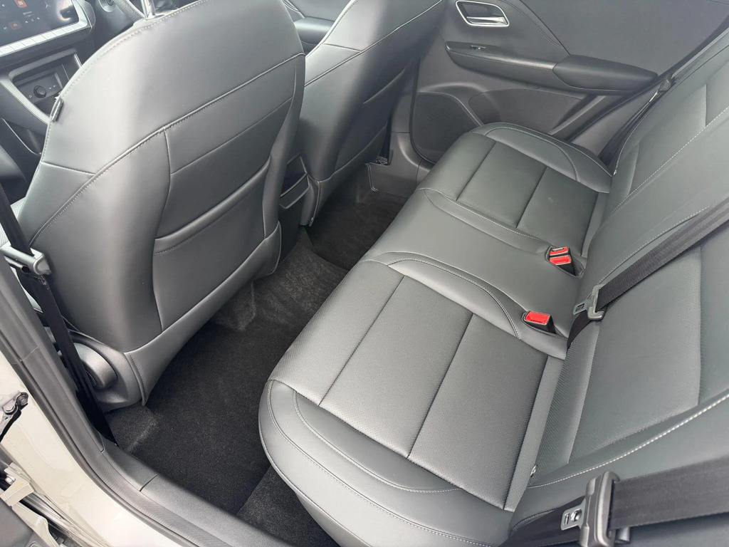 MG ZS 1.5 Se White #11