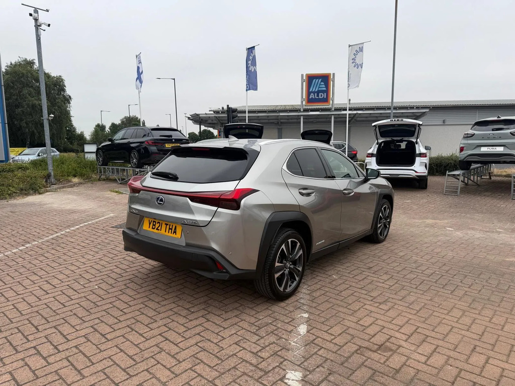 Lexus UX 250H 2.0 Premium Packtechsafetynav #5