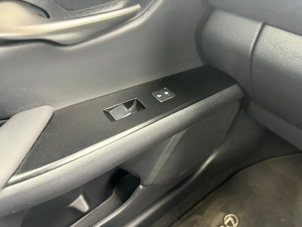Lexus UX 300E Grey #32