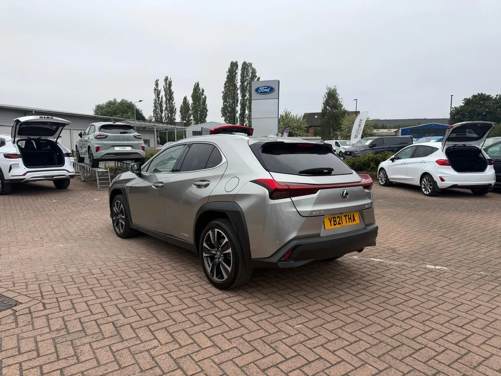 Lexus UX 250H 2.0 Premium Packtechsafetynav #3