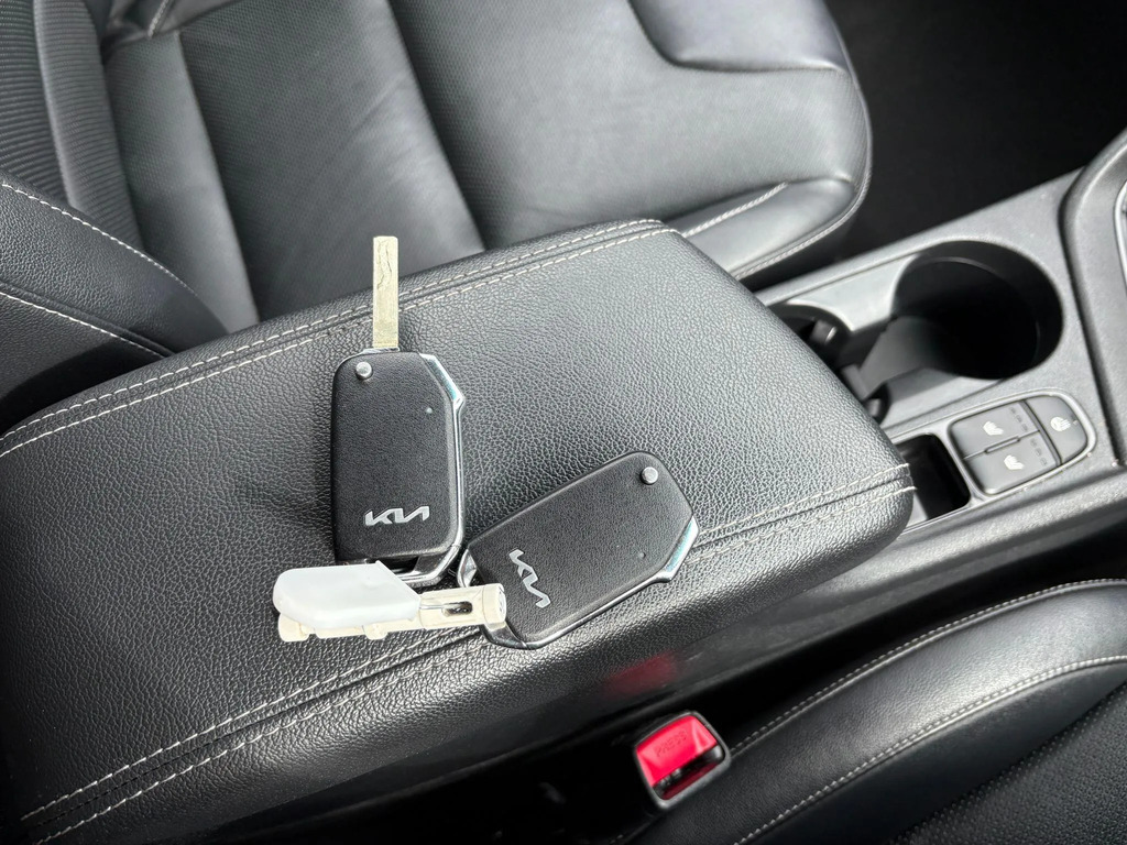 Kia Niro 4 Black #29