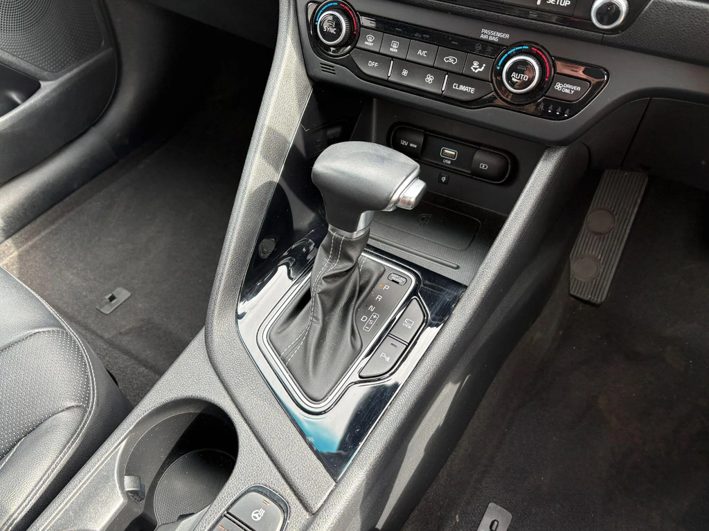 Kia Niro 4 Black #9
