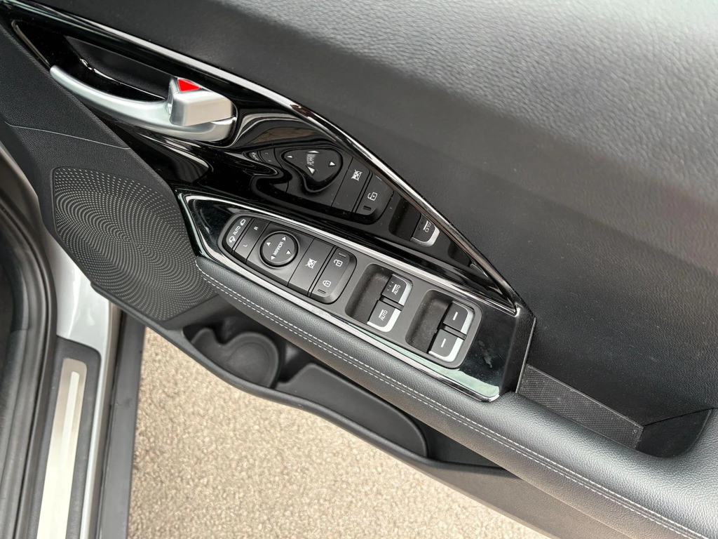 Kia Niro 4 Black #18