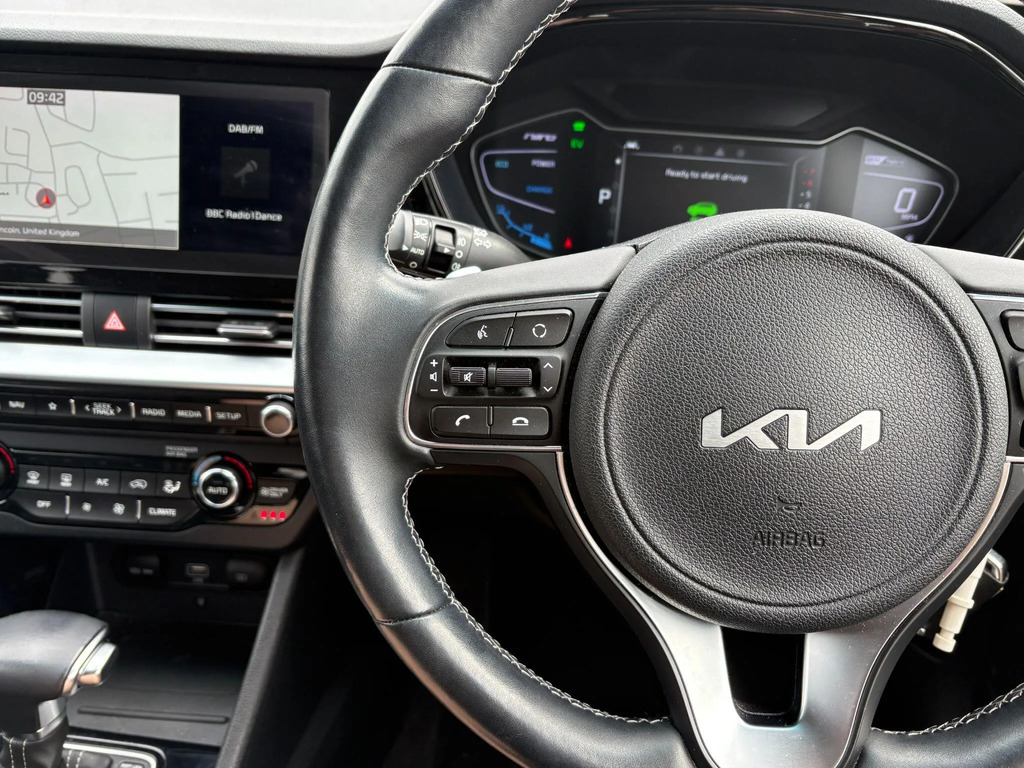 Kia Niro 4 Black #26