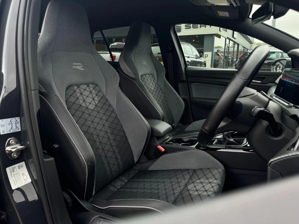 Volkswagen Golf Active Red #10