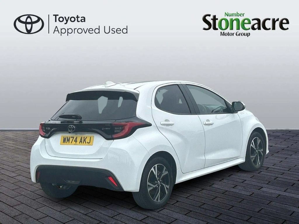 Toyota Yaris 1.5 Hybrid Design Cvt  #3