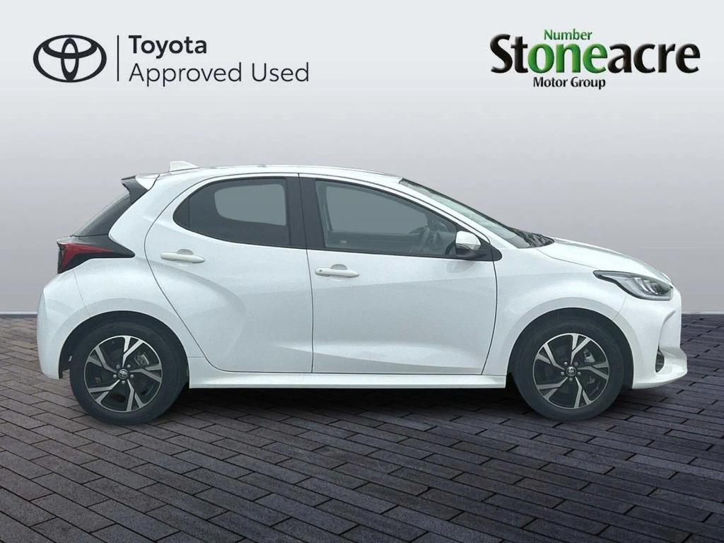 Toyota Yaris 1.5 Hybrid Design Cvt  #2