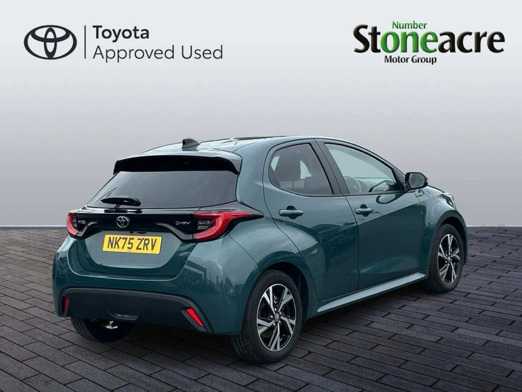 Toyota Yaris 1.5 Hybrid Design Cvt  #3
