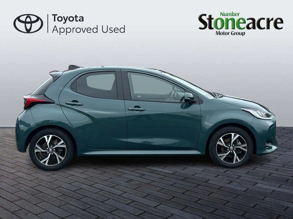 Toyota Yaris 1.5 Hybrid Design Cvt  #2