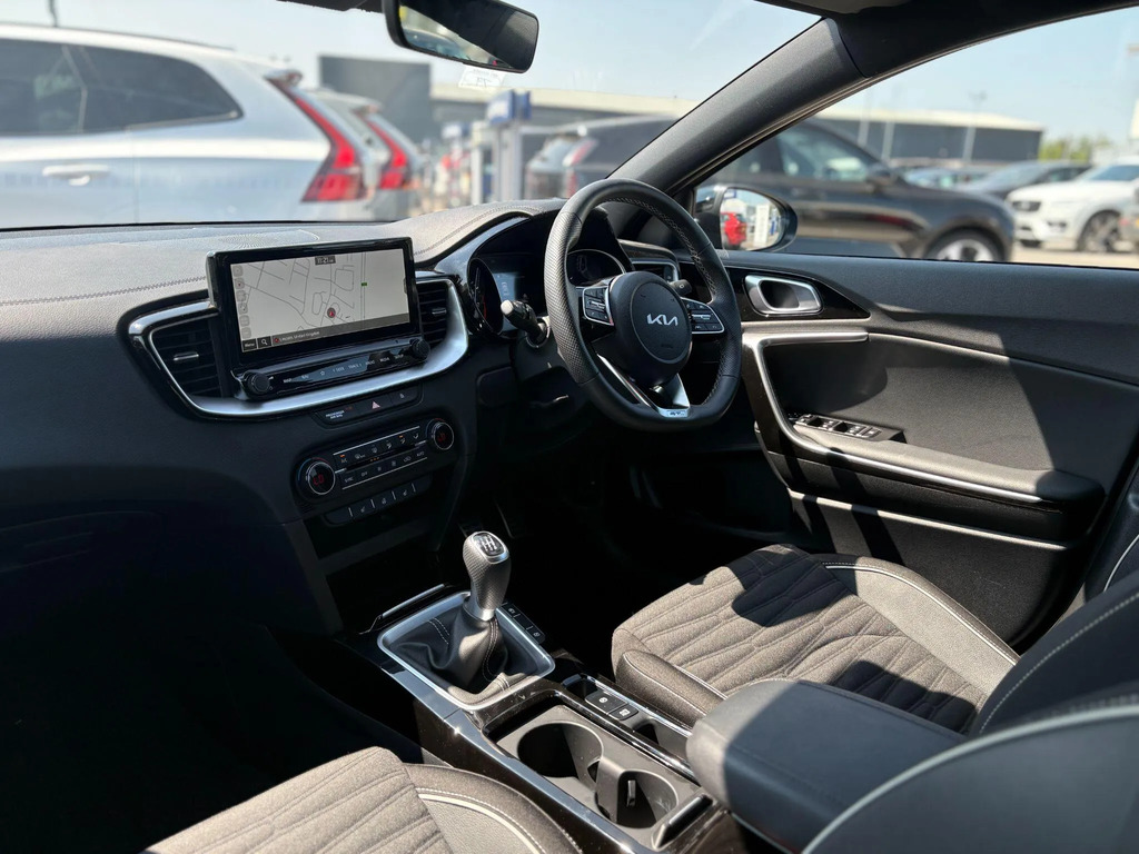 Kia Xceed 2 Red #9