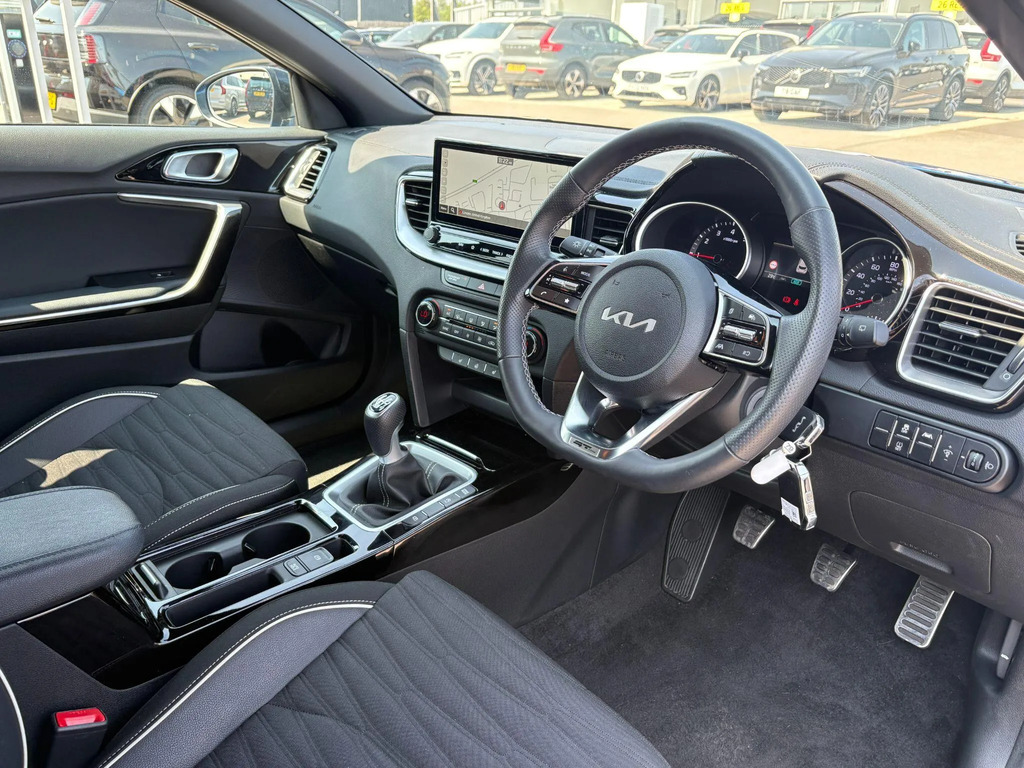 Kia Xceed 2 Red #11