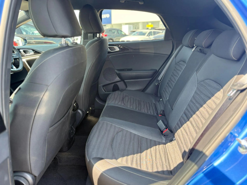 Kia Xceed 2 Red #13