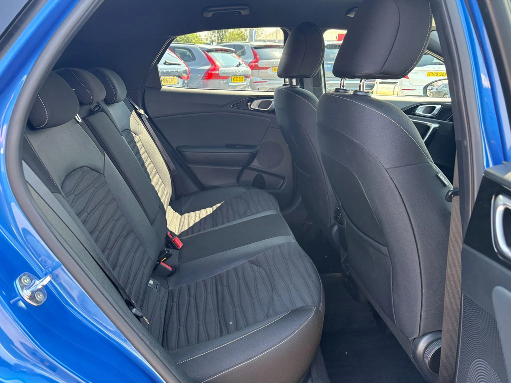Kia Xceed 2 Red #14
