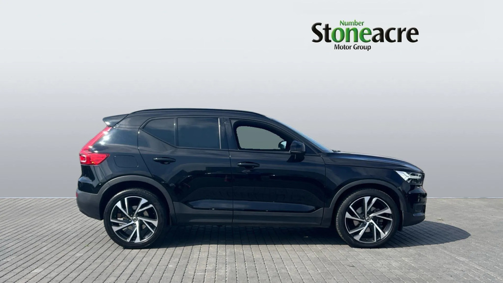 Volvo XC40 2.0 B4p R Design Pro NC21ZRD Black #3