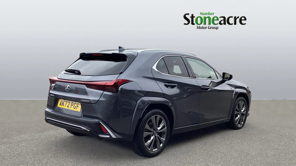 Lexus UX 250H 2.0 F-sport Cvt Nav #2