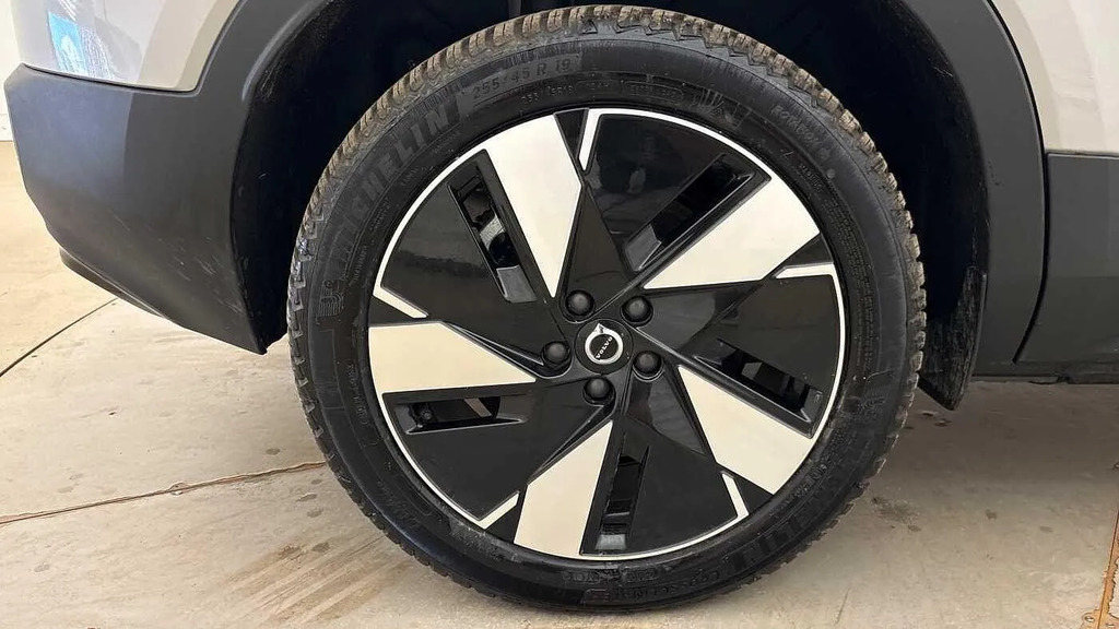 Volvo XC40 Plus Grey #17