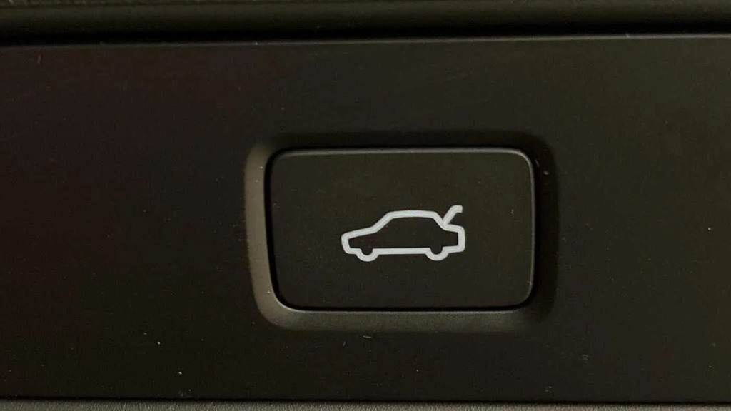 Volvo XC40 Plus Grey #26