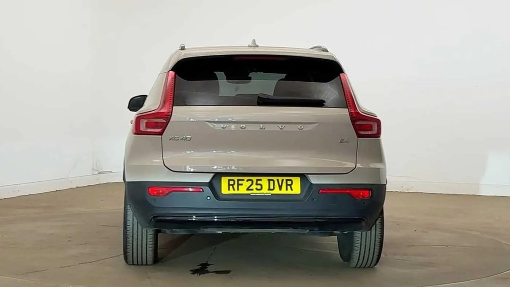 Volvo XC40 2.0 B4p Plus Dark #4