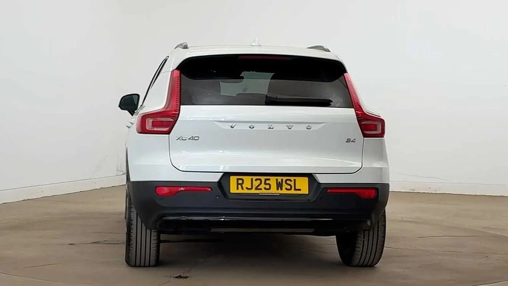 Volvo XC40 2.0 B4p Plus Dark #4
