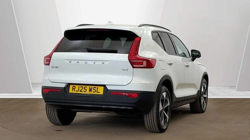 Volvo XC40 2.0 B4p Plus Dark #3