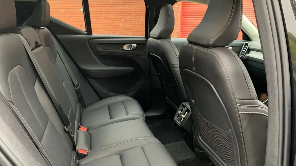 Volvo XC40 2.0 B3 Mhev Ultra Dark Dct Euro 6 Ss RF25EXN #6