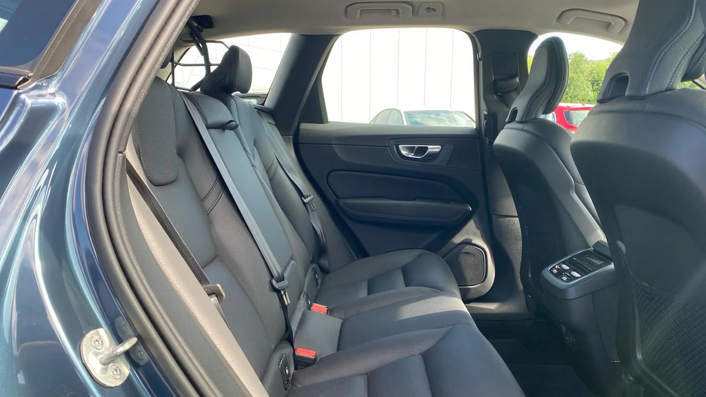 Volvo XC60 Plus Grey #13
